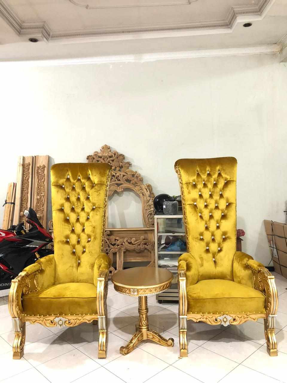 Sofa Pengantin/Raja Ukir Jati Asli – Pesona Emas dari Bavala Mebel Jepara