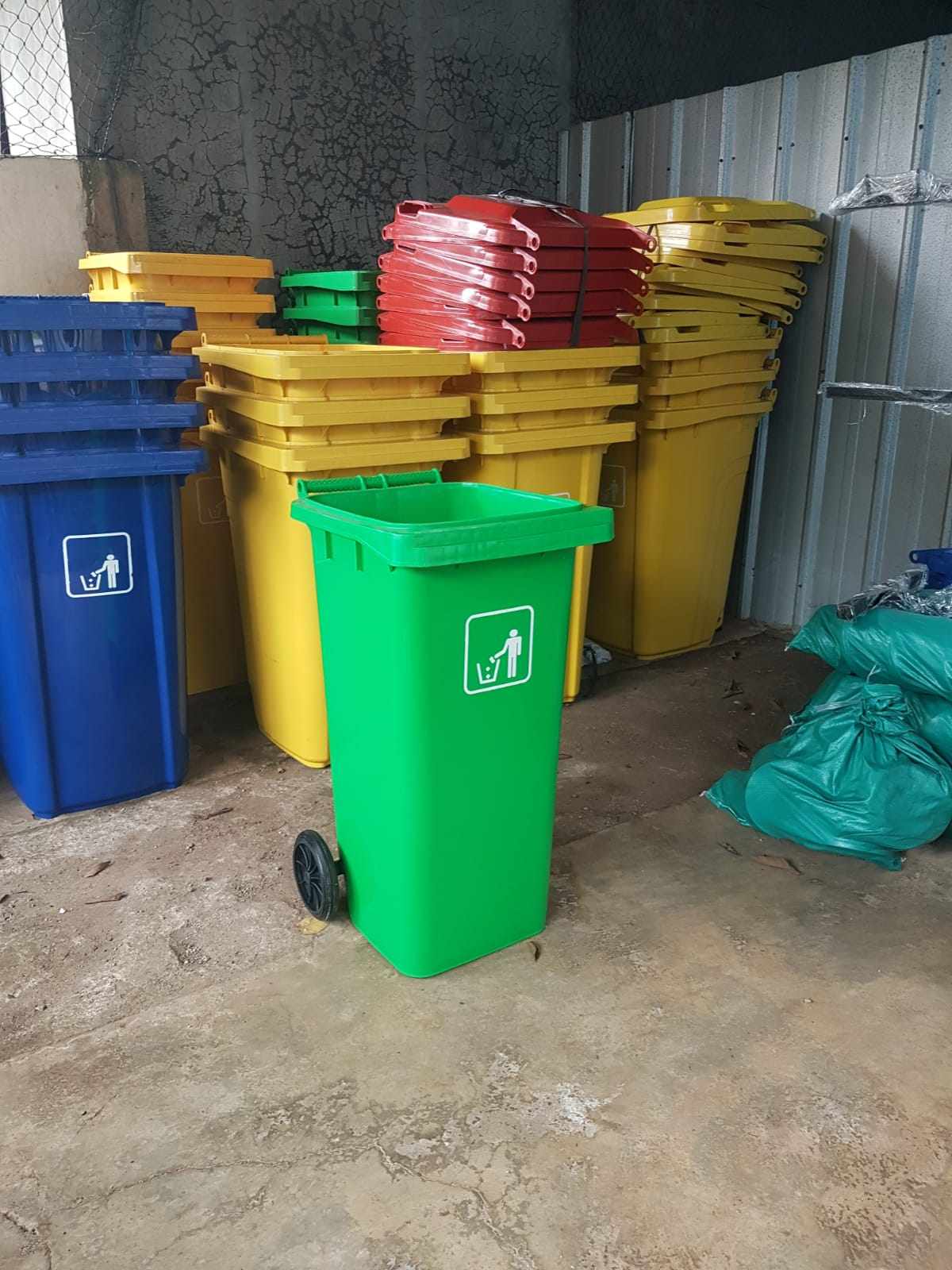 Tempat Sampah Taman