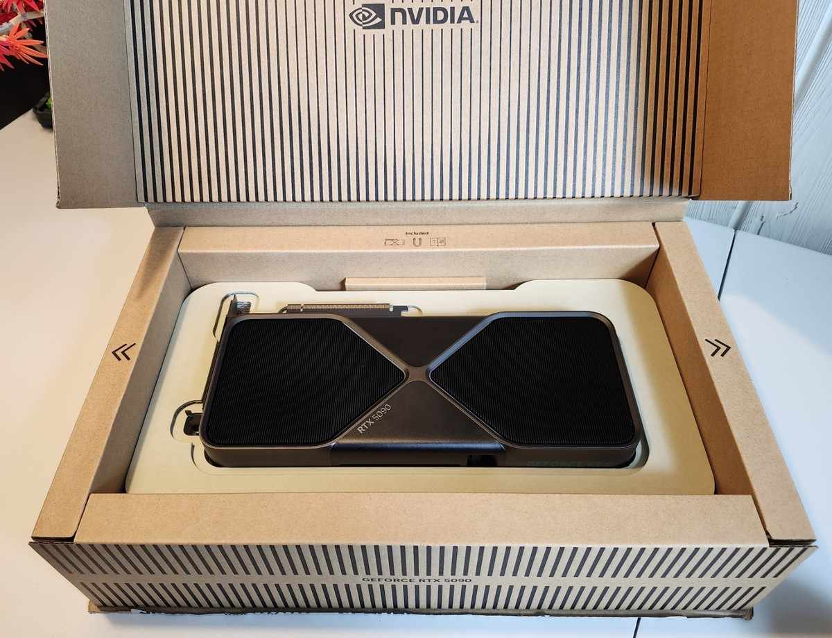  NVIDIA GeForce RTX 5090 Founders Edition FE 32GB