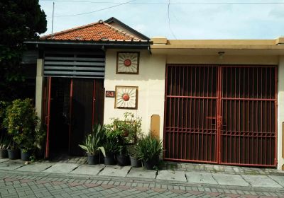 kos surabaya barat-6 kamar-kekeluargaan-Non AC 0816522792- kosong 1 murah