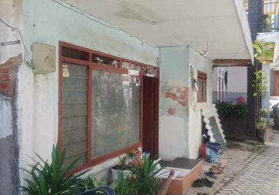 Rumah dekat alun alun plaza batu(Madewo apples)