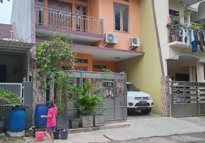 Rumah Tinggal 2 Lantai Jl Borobudur 1 perumnas 2 tangerang