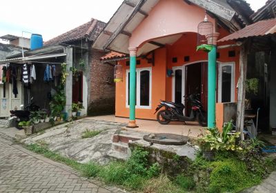 Rumah murah batu malang(Madewo apples)