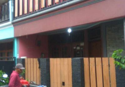 Disewakan rumah 2 lantai