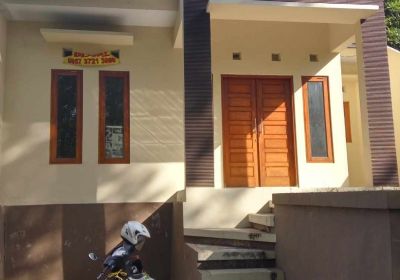 Rumah dekat kampus UTY UGM, YIS, Bambini school, Super Indo, Jogja City Mall.