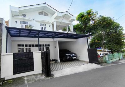JUAL RUMAH BAGUS, STRATEGIS, BARU RENOV, BEBAS BANJIR di Duren Sawit