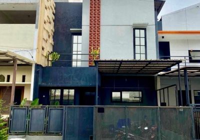 Dijual Rumah 2 Lt 5 Kt Dekat Tol Limo