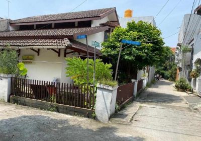 Jual murah rumah Di perumnas1, Bekasi Barat