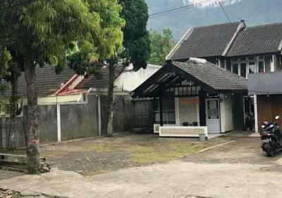 Villa 25 kamar kota wisata batu(Madewo apples)