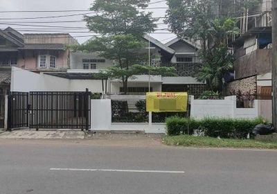 Dijual Rumah Second Lokasi Strategis di Bintaro Utara
