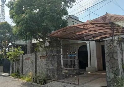 Dijual Rumah Strategis dan Cukup Luas di Jl Pawenang Arcamanik Bandung
