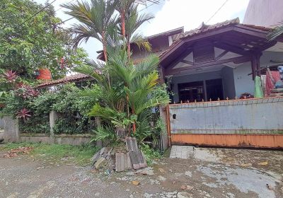 Jual Rumah Lokasi Strategis Dekat Stasiun