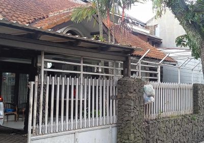 DI JUAL RUMAH 2 LANTAI